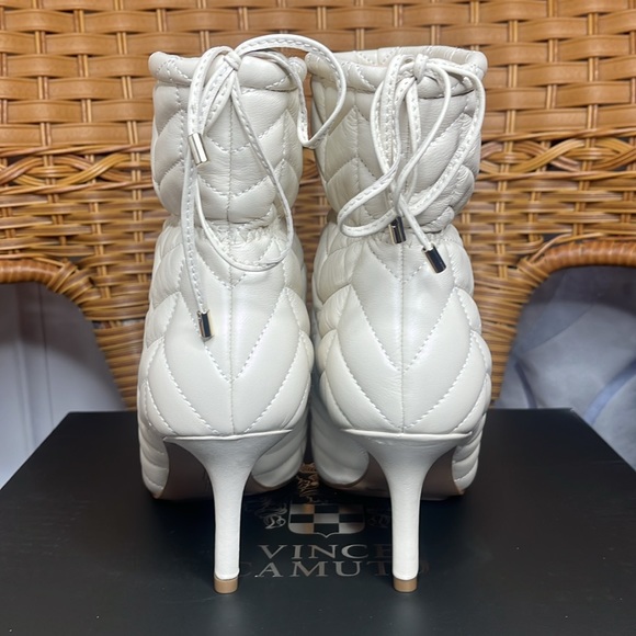 VINCE CAMUTO Leather Faderik Booties Cream Quilted - Picture 7 of 10
